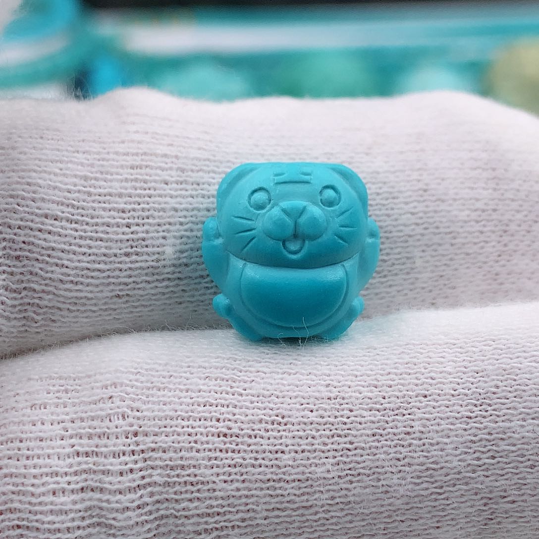 绿松石萌老虎2.2克未镶嵌