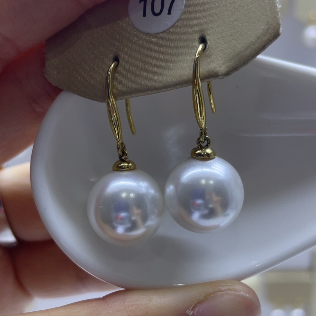 未镶嵌海水珍珠耳饰