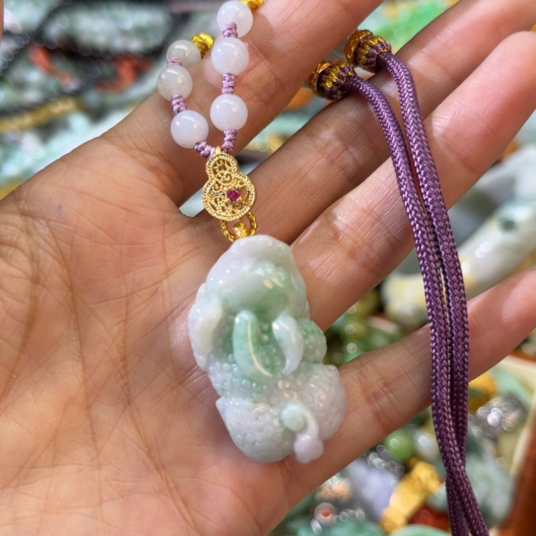 翡翠颈饰未镶嵌待编款