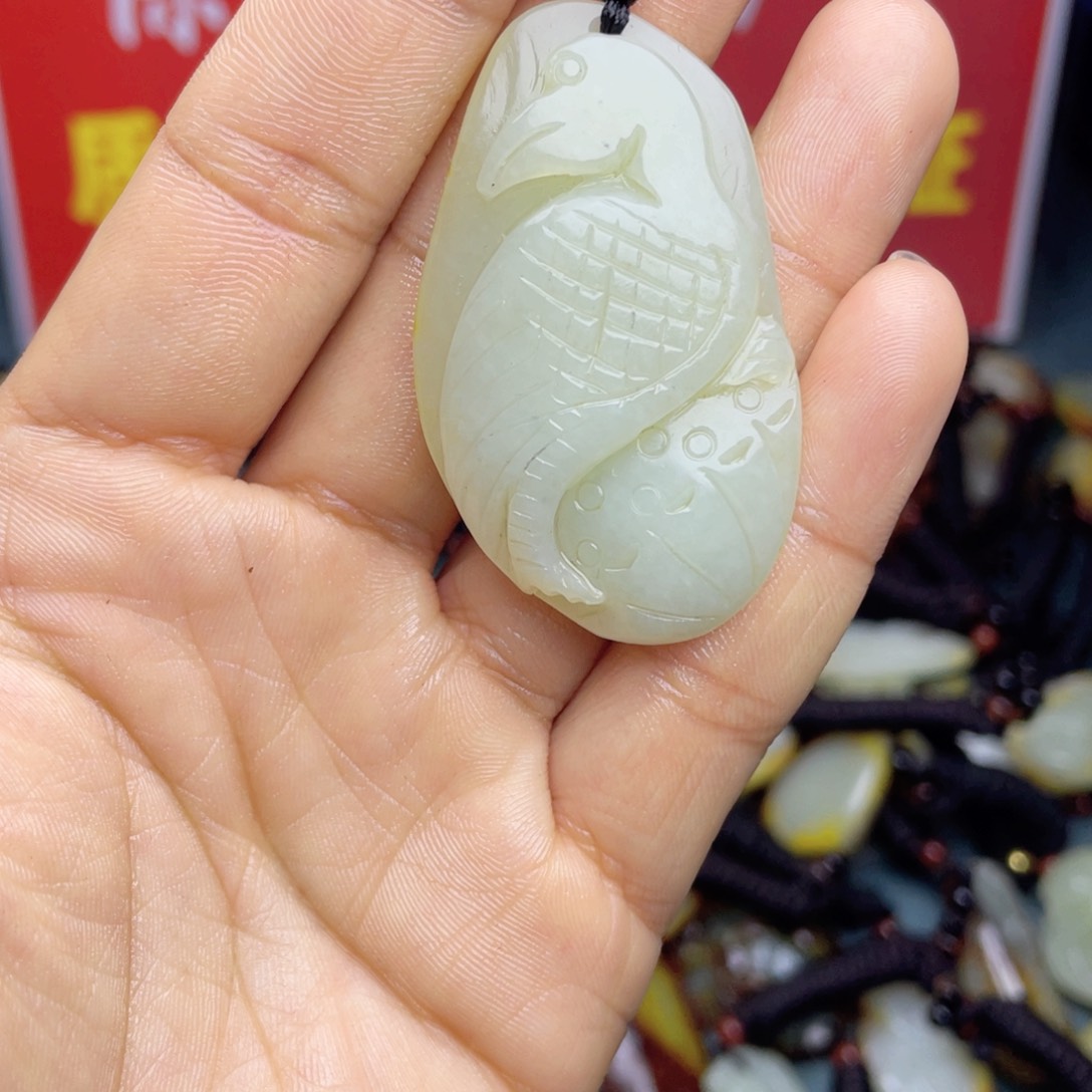 和田玉颈饰未镶嵌