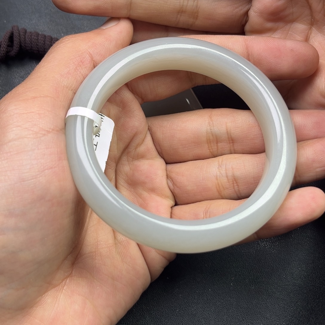 和田玉颈饰未镶嵌多样性钢板料烟紫手镯