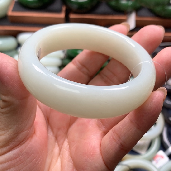 【闪购商品】未镶嵌手镯和田玉