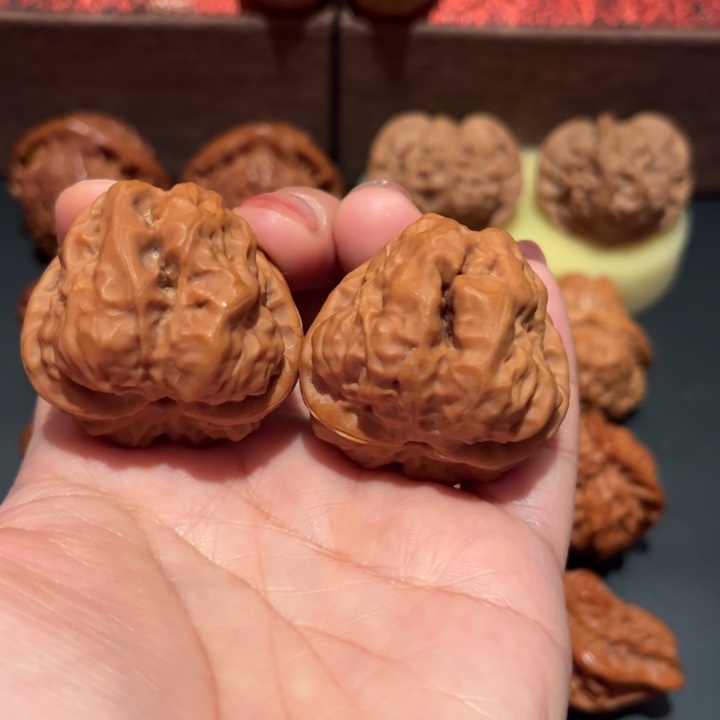 文玩核桃吊坠蛤蟆头