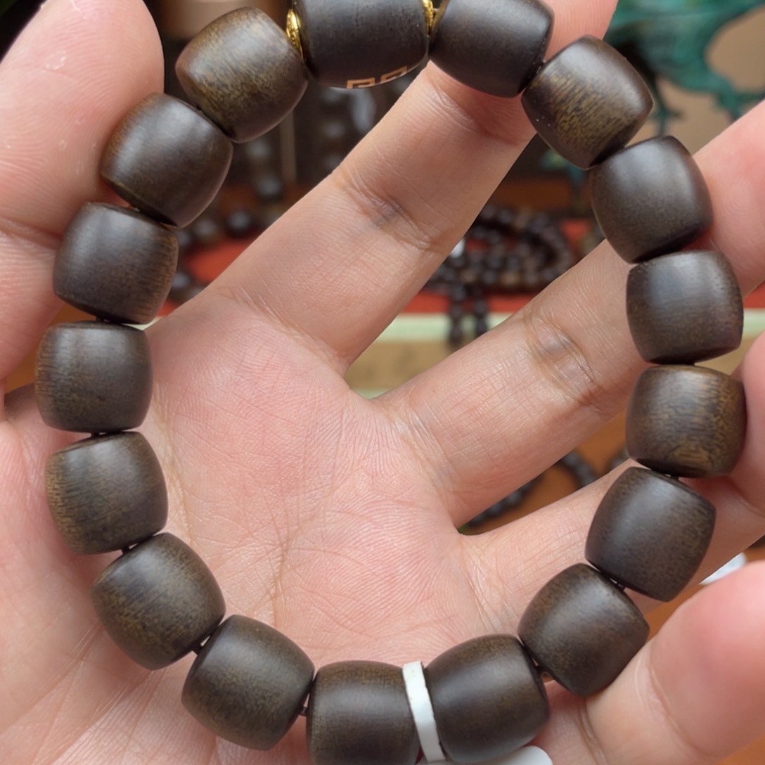 沉香手串越南芽庄白棋雷击