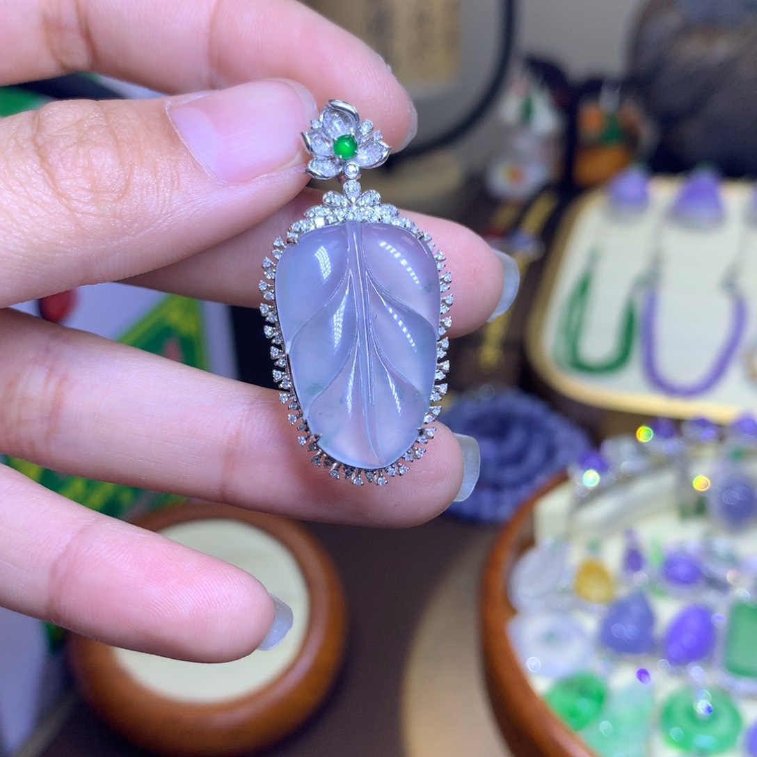 翡翠颈饰18K金镶嵌翡翠