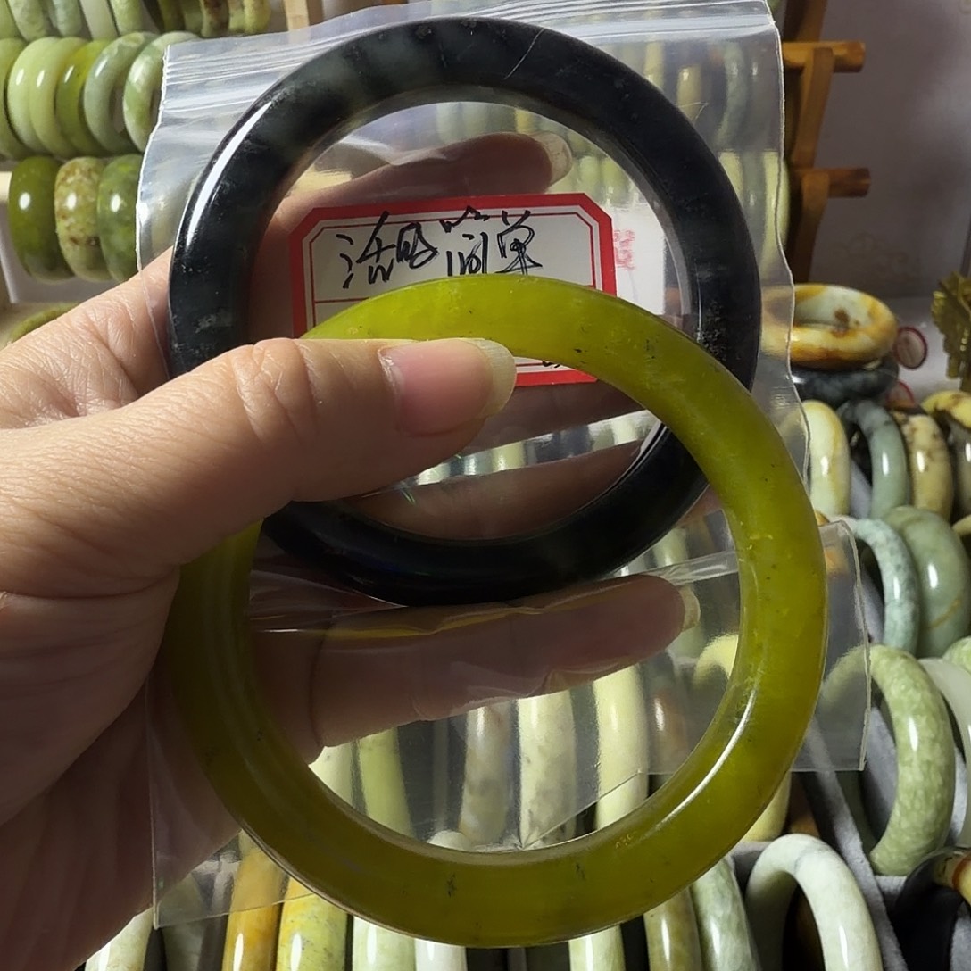 活***单蛇纹石玉未镶嵌手镯