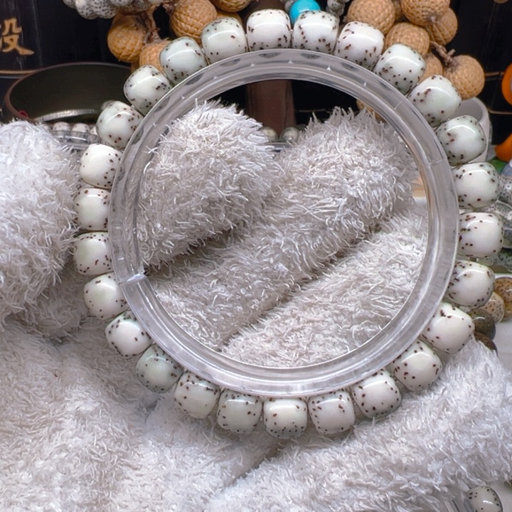 星月菩提吊坠K****i9大留白河豚