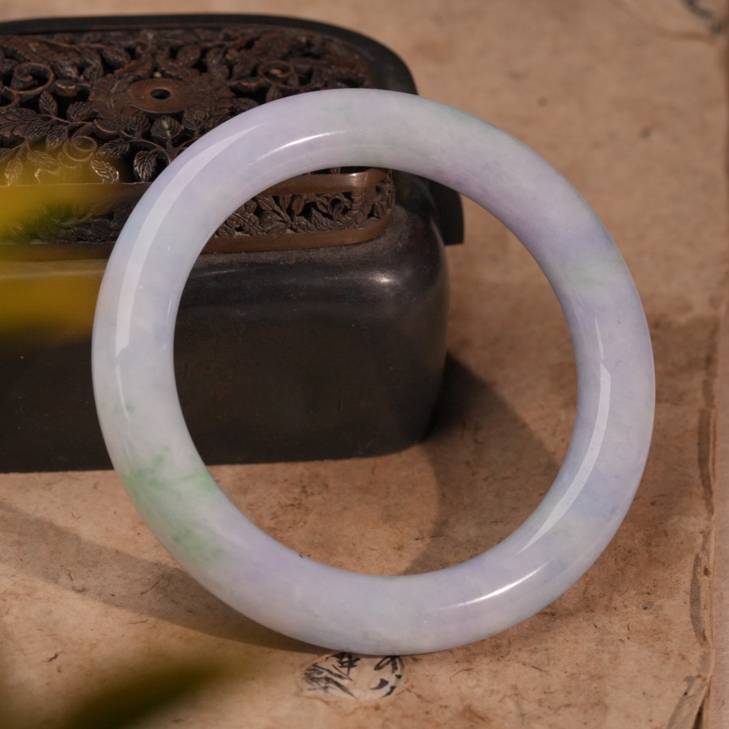 【惜拾妆匣】满圈淡紫底飘甜绿花春彩翡翠手镯经典圆条 圈口伍捌