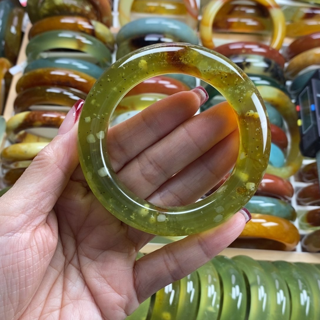 未镶嵌蛇纹石玉手镯55