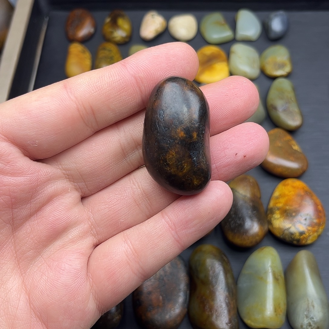 和田玉未镶嵌珠宝奇石