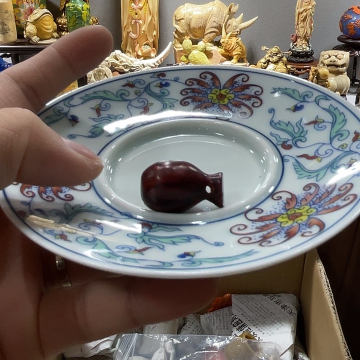 瓷片精致雕刻工艺品