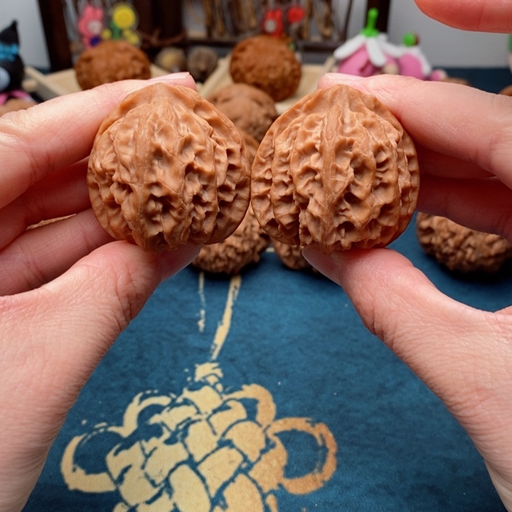 文玩核桃把件全品苹果园38