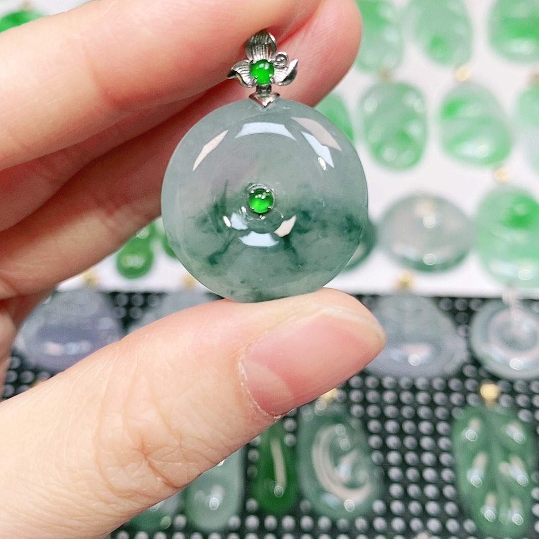 翡翠吊坠(不含链)18K金镶嵌