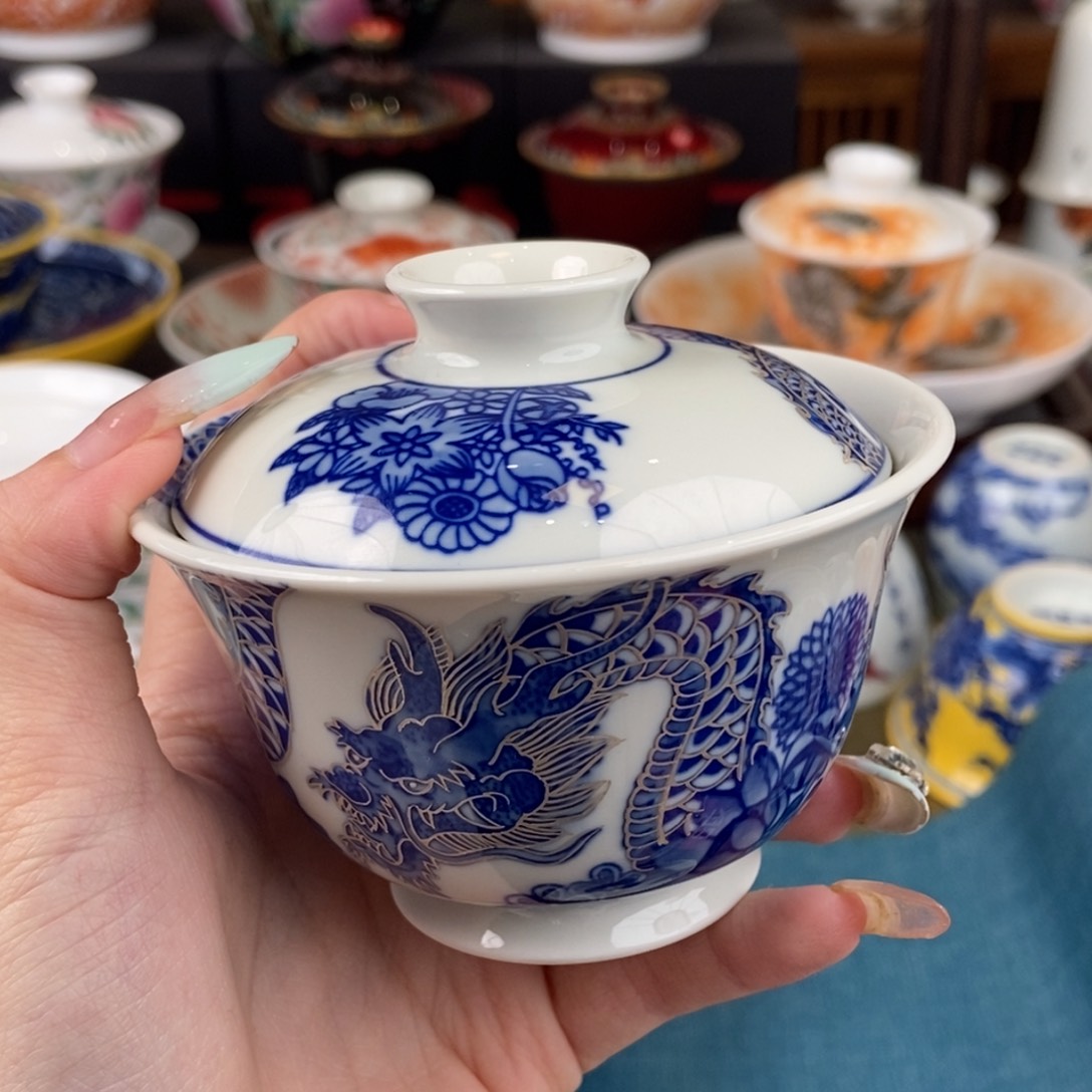 陶瓷的设计师是一个人