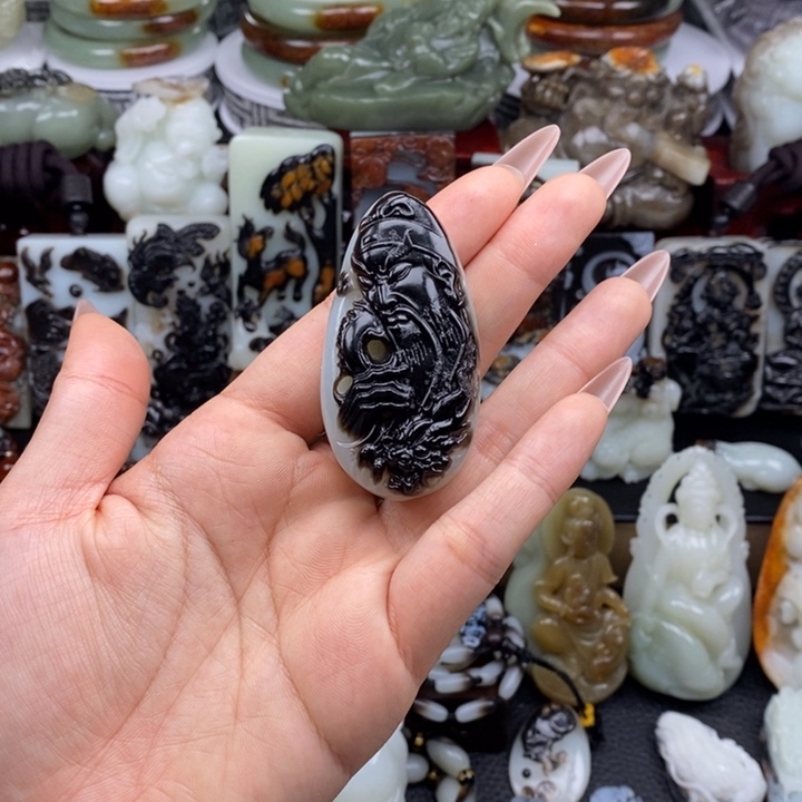 和田玉未镶嵌颈饰