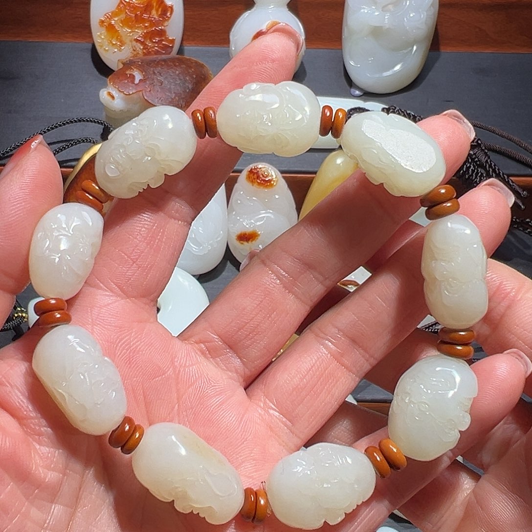 路***我和田玉未镶嵌手链