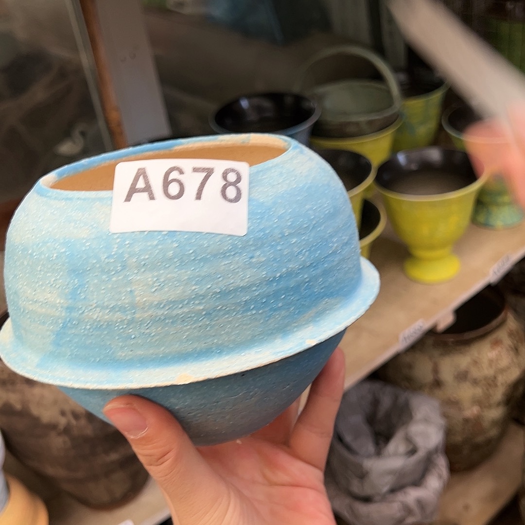 景德镇陶瓷口10.5高12瑕疵