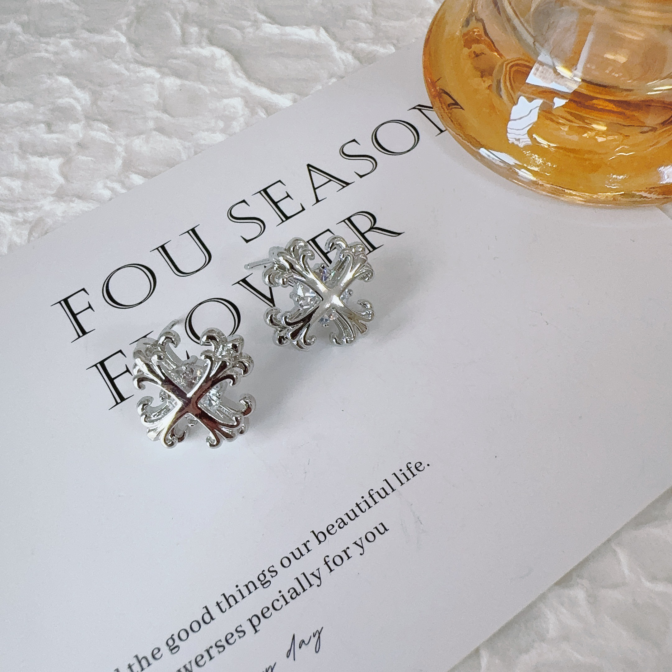 铜合金耳饰 1902 经典时尚耳钉