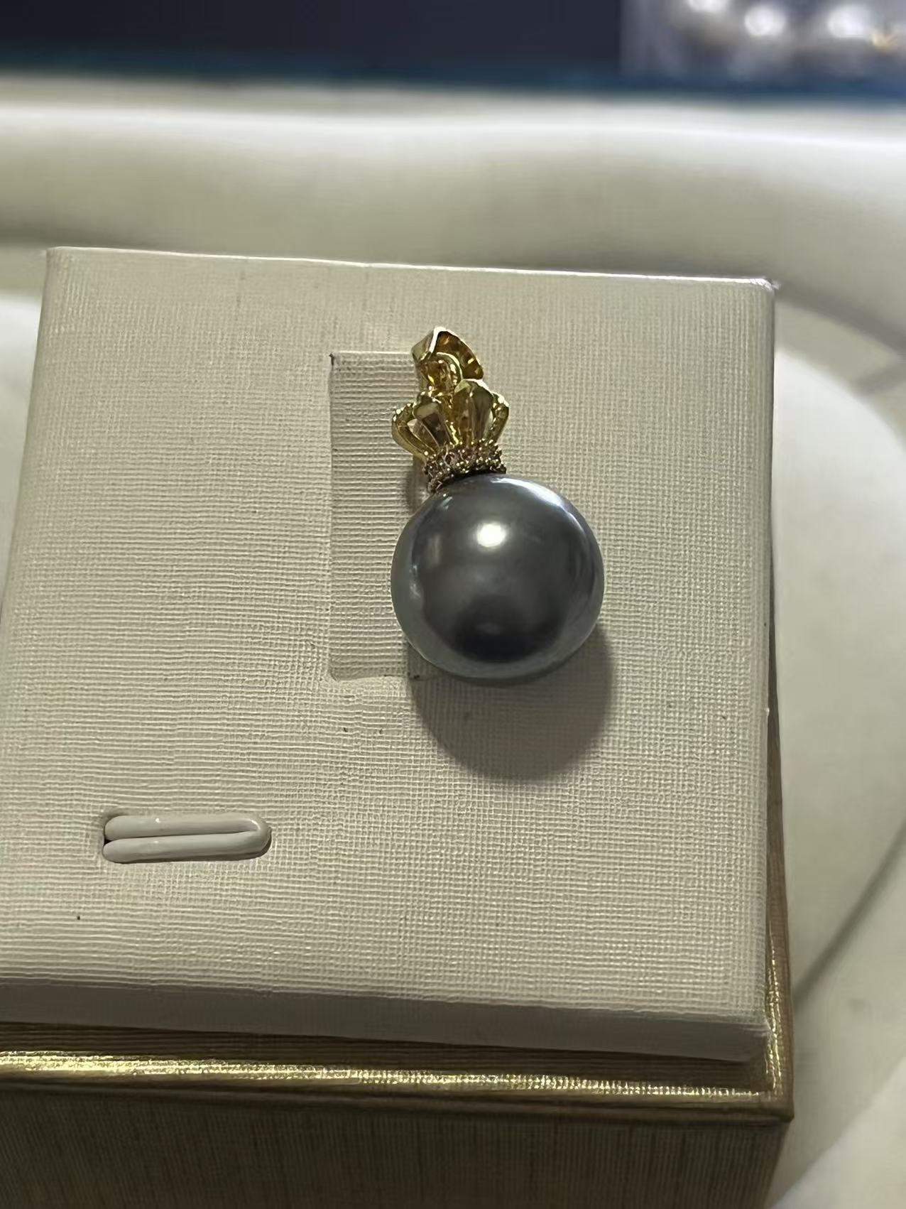 收藏级轻奢气质时尚百搭经典吊坠FDM63030