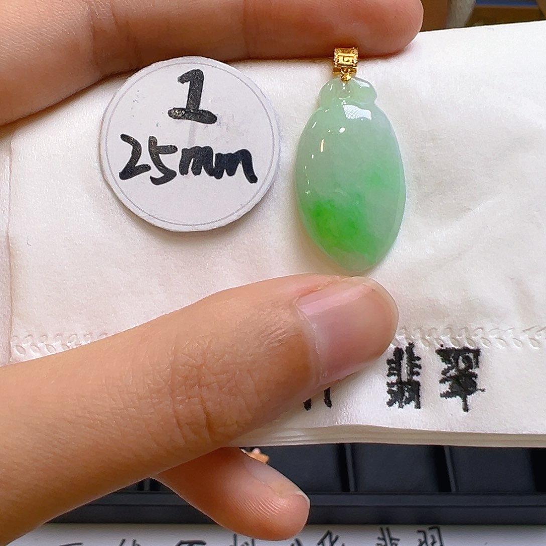 翡翠颈饰18K金镶嵌翡翠