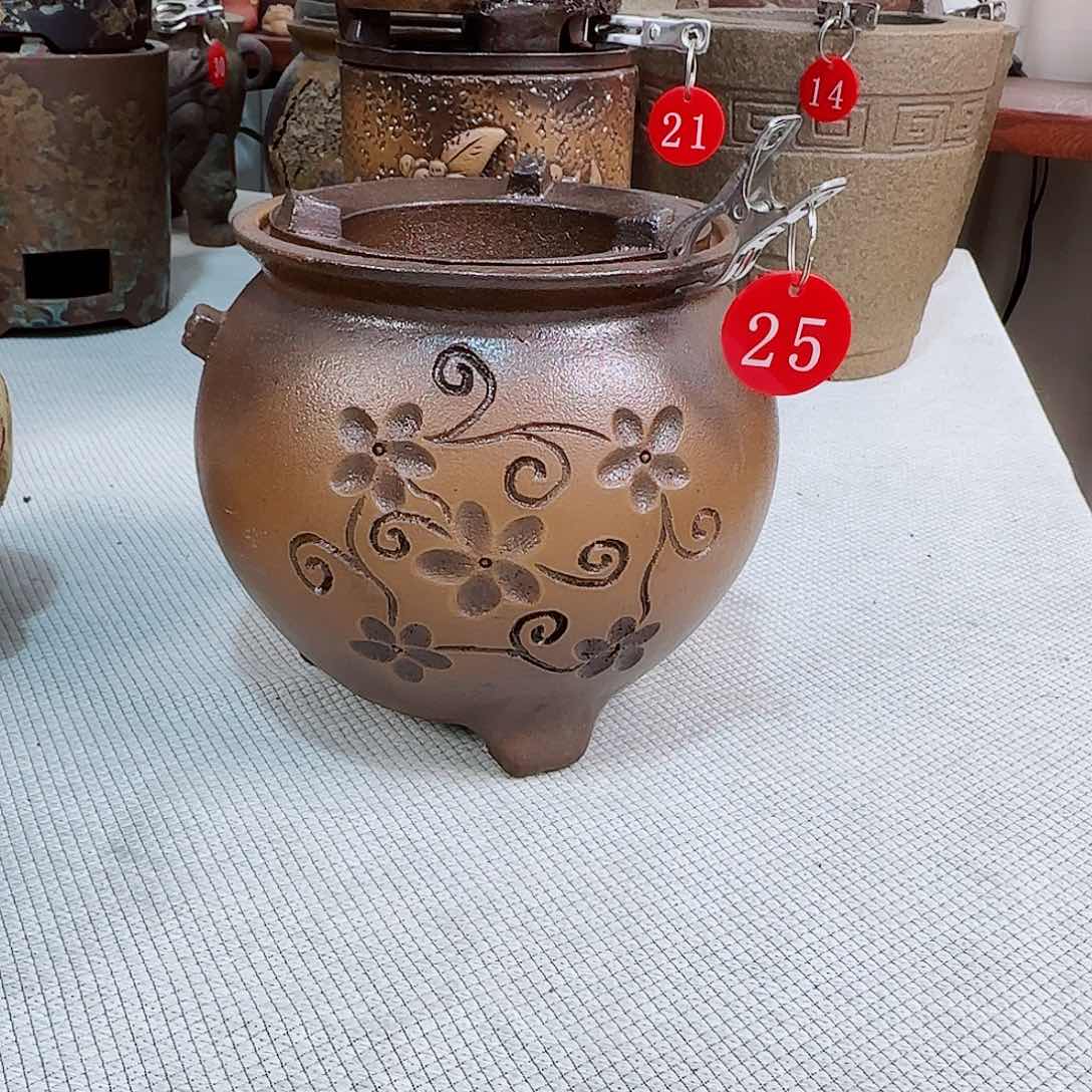 紫砂手工贴花复古三角炉刻画