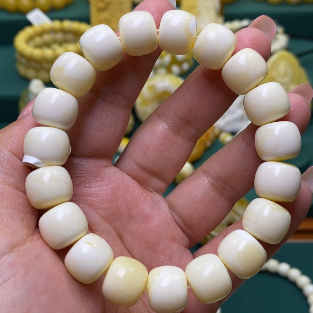 蜜蜡未镶嵌裸石13➕