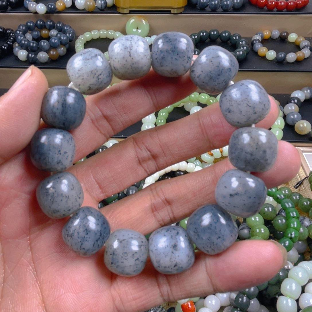 未镶嵌和田玉手串