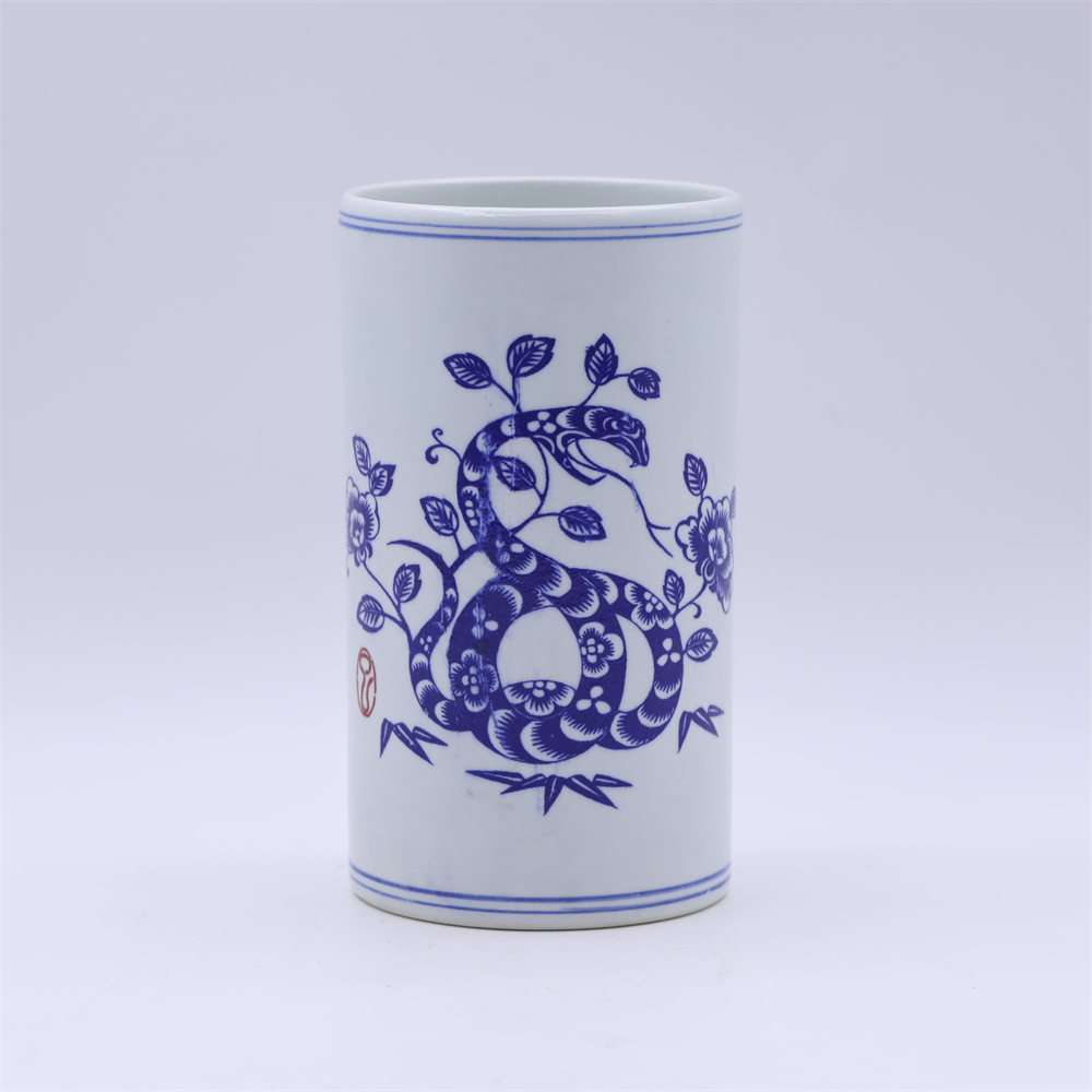 古陶瓷/青花釉里红剪纸十二生肖之一笔筒一个