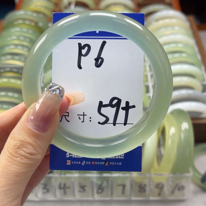 岫玉手镯未镶嵌黎***空手镯