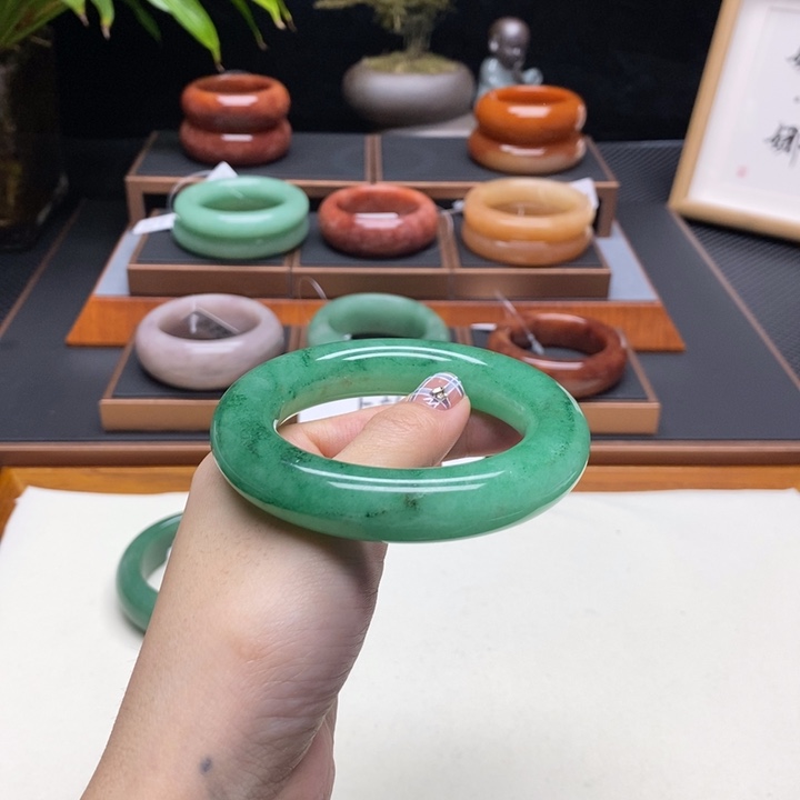 用***0石英质玉（非洲翠）合金舍