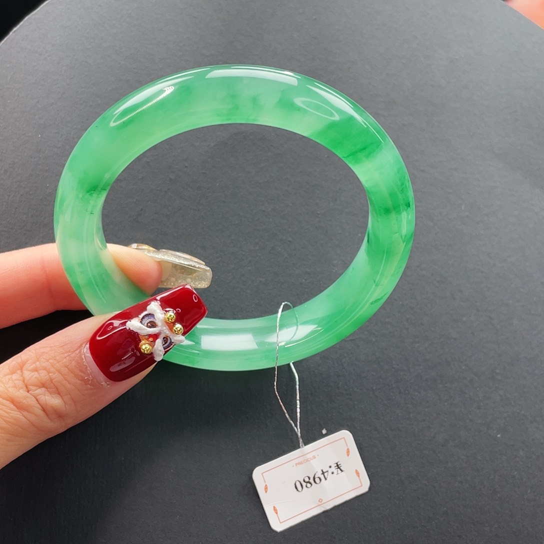 石英质玉手镯未镶嵌56