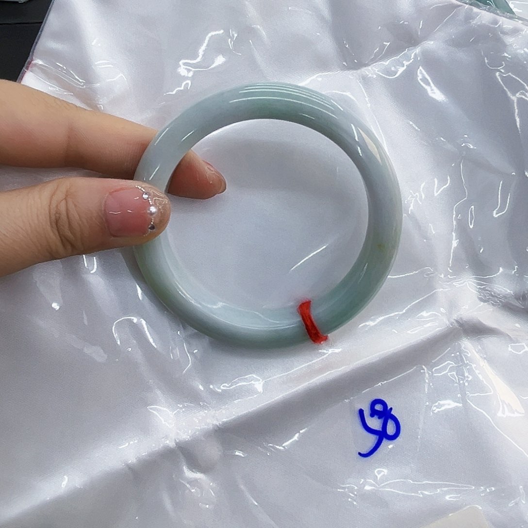 翡翠手镯未镶嵌天然缅甸翡翠手镯