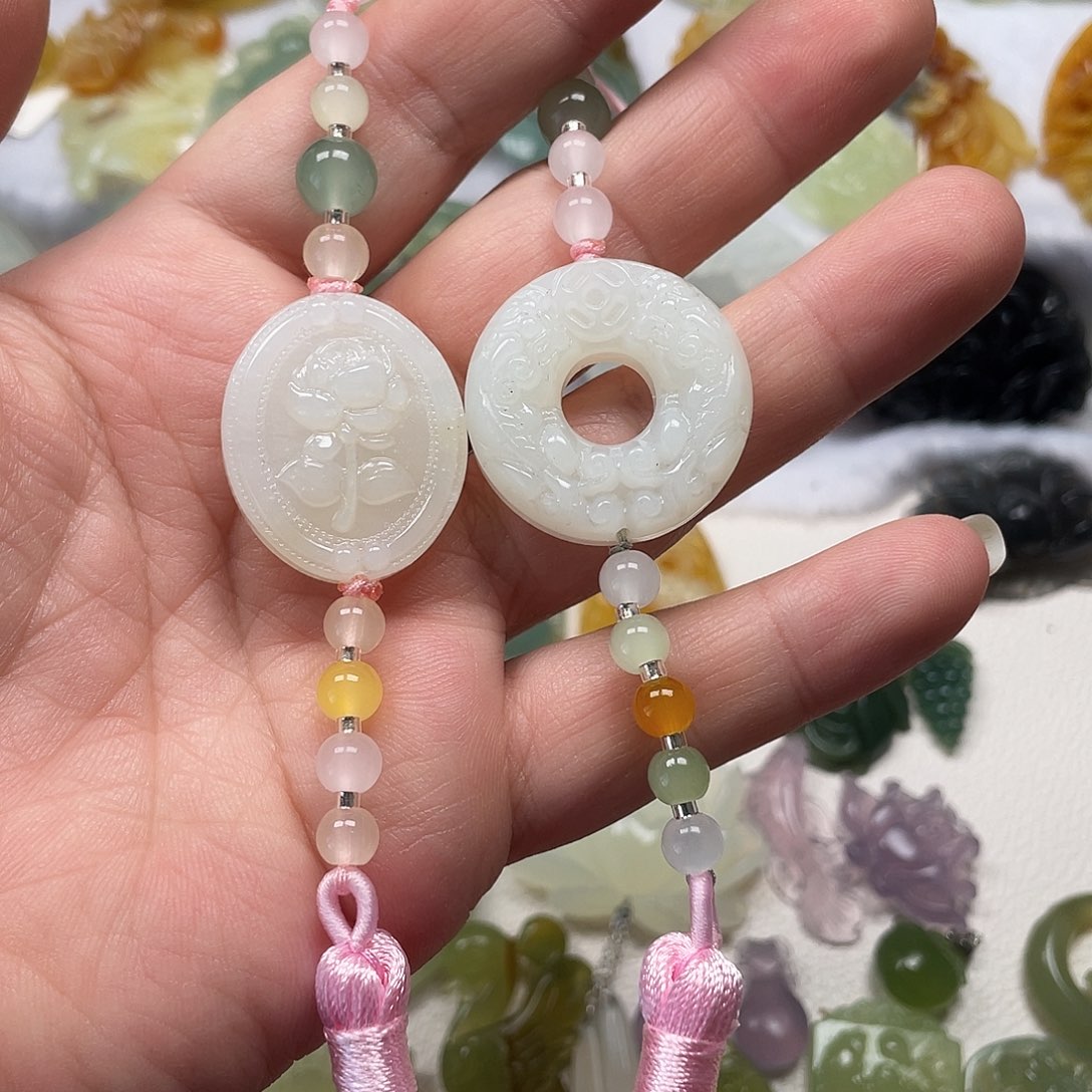 蛇纹石玉未镶嵌颈饰