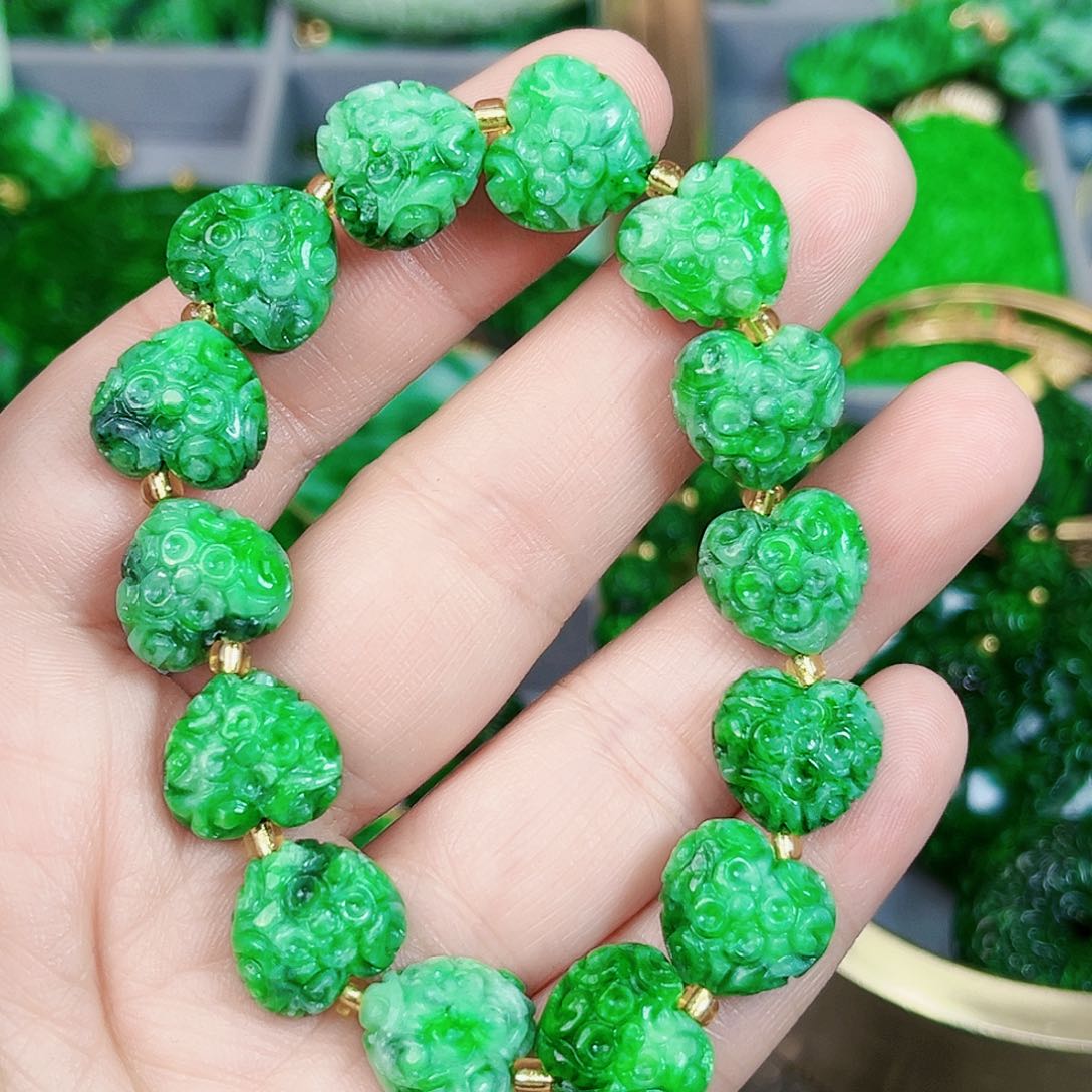 翡翠颈饰未镶嵌手链