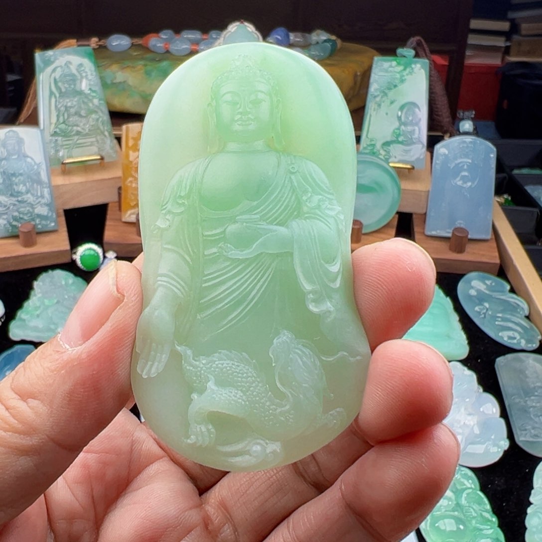 定制翡翠未镶嵌不*天然缅甸翡翠吊坠
