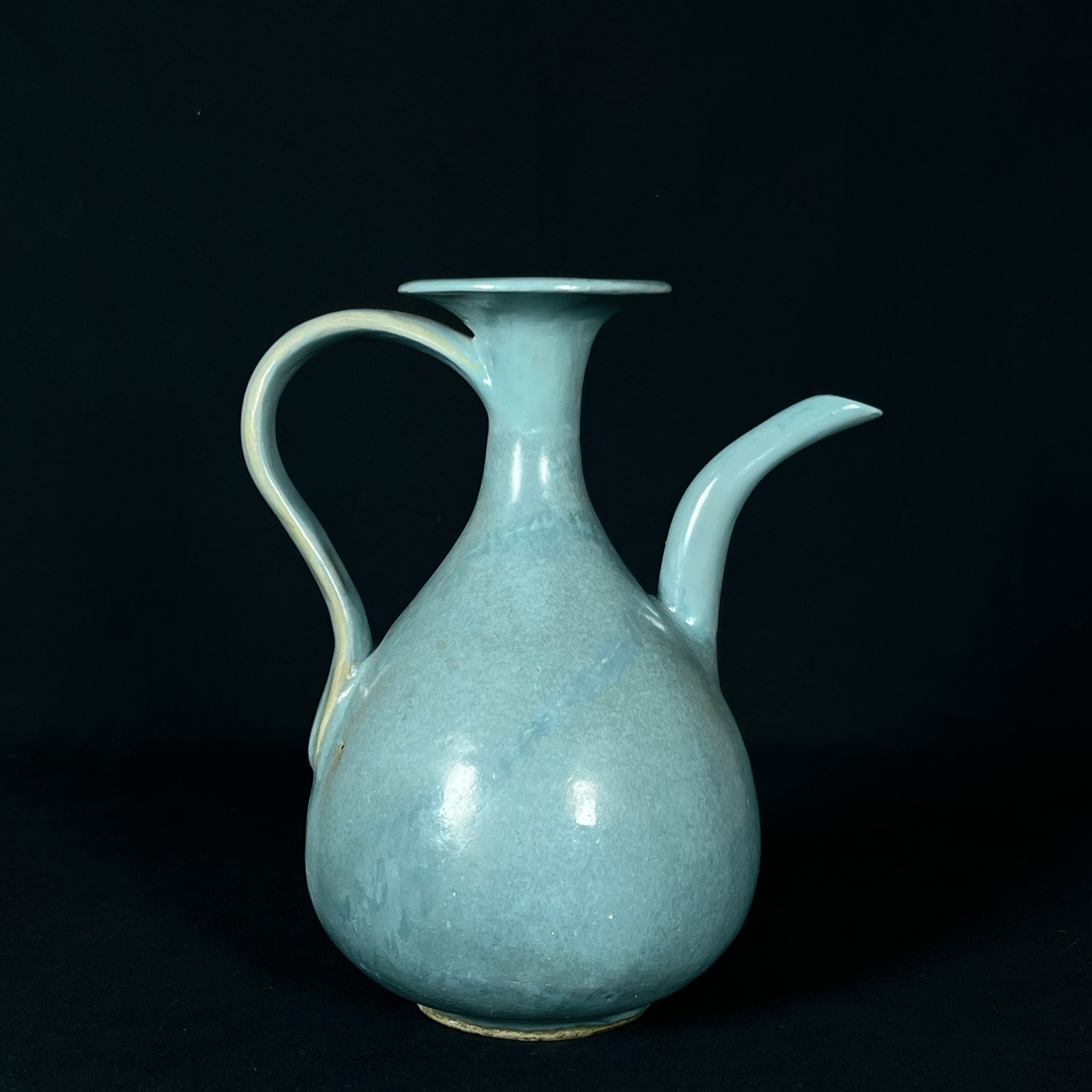 lot 35 天蓝釉执壶