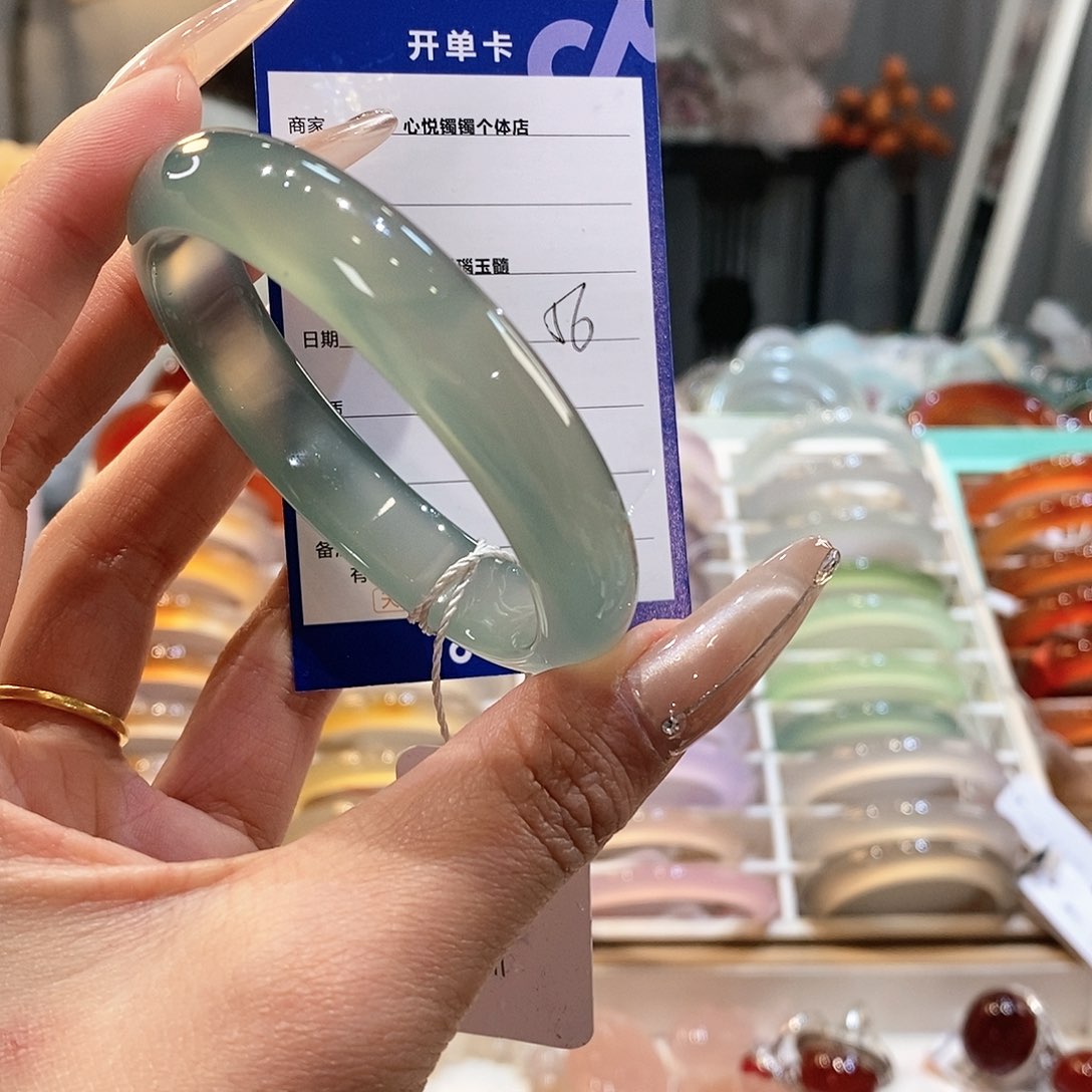 玛瑙/玉髓手镯未镶嵌