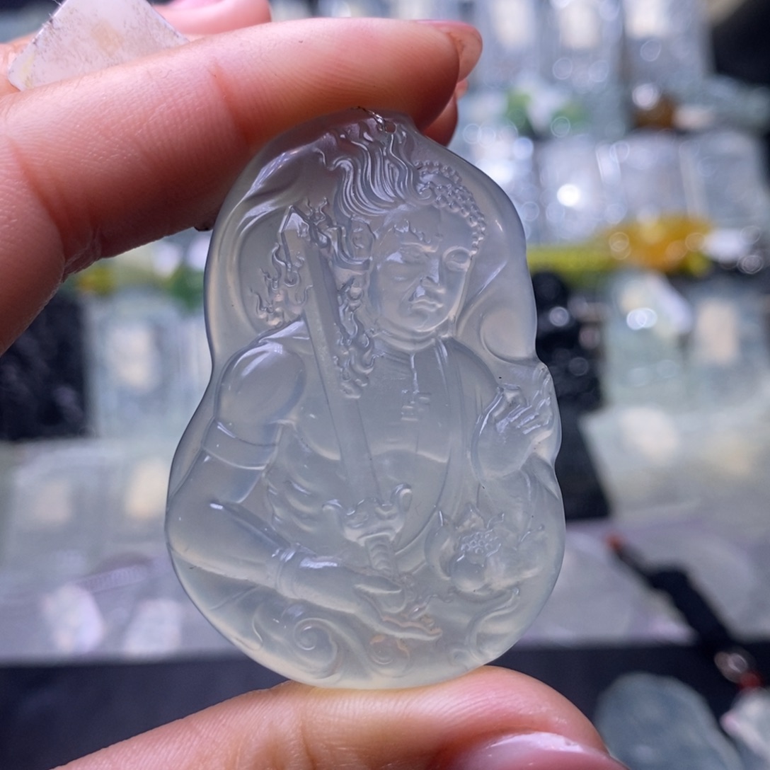 蛇纹石玉颈饰未镶嵌岂*卿，