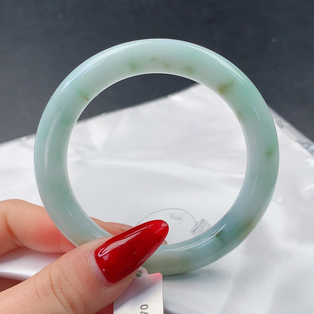 翡翠手镯未镶嵌5圆55