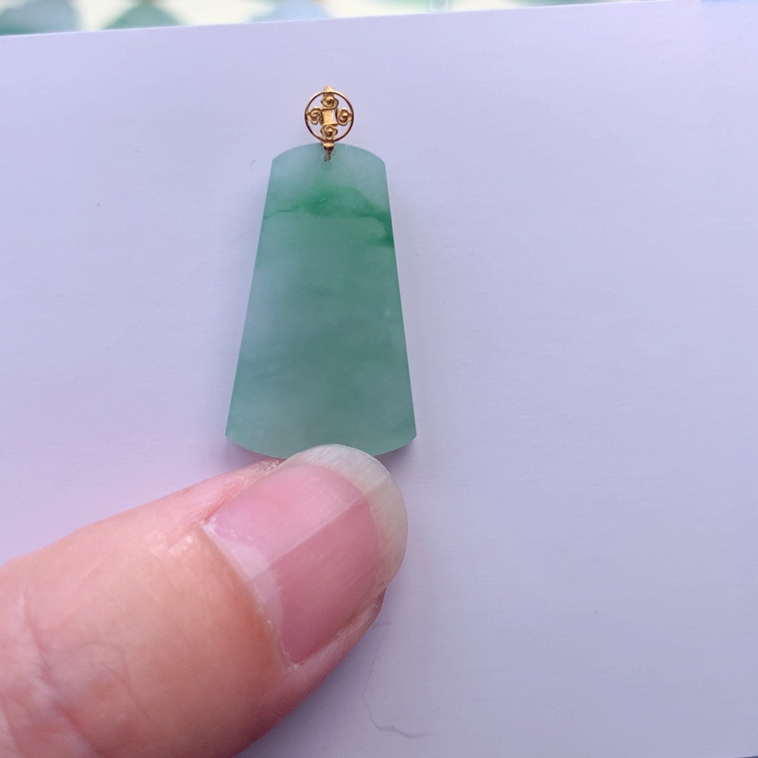 翡翠吊坠(不含链)18K金镶嵌