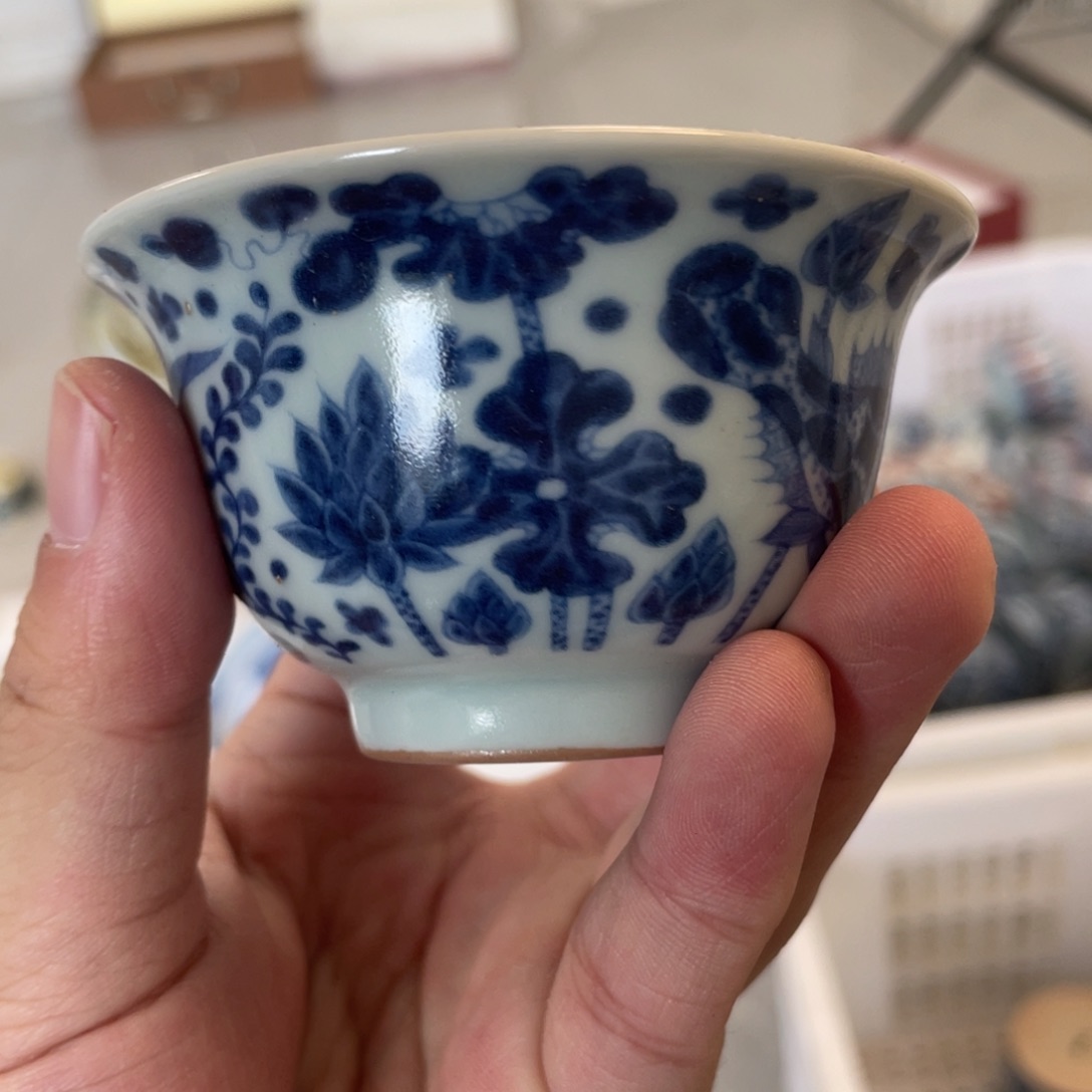 瓷片景德镇青花鱼藻纹压手杯