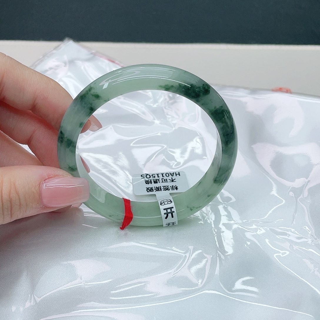 翡翠手镯未镶嵌正54.8