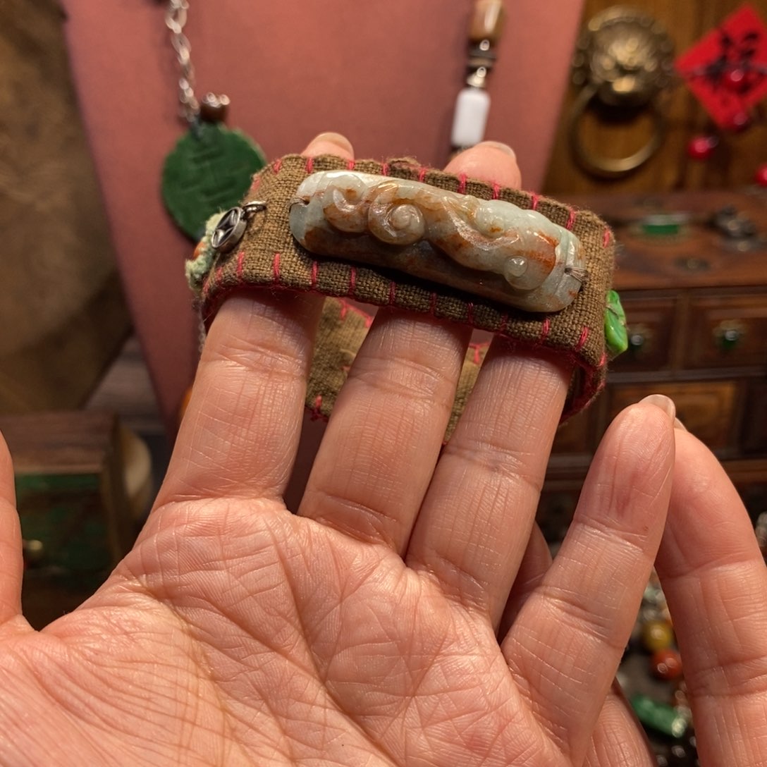 翡翠吊坠(赠链)未镶嵌