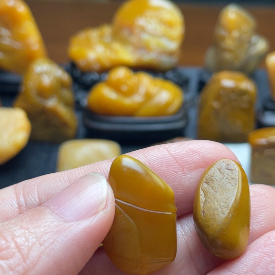 寿山石印石婆*田黄竹节珠子