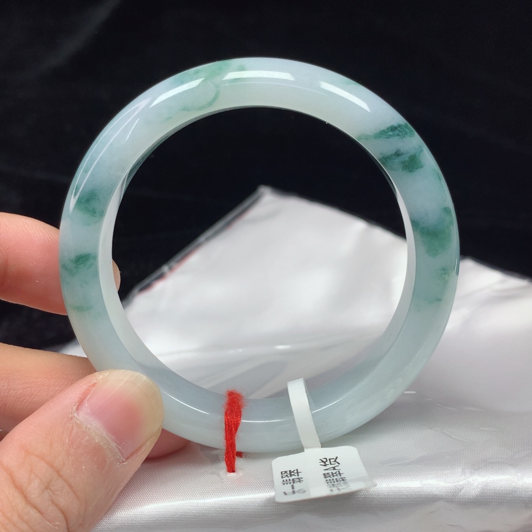 翡翠手镯（圆镯）未镶嵌53.7