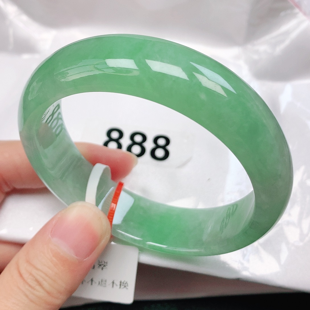 翡翠手镯未镶嵌抖音888