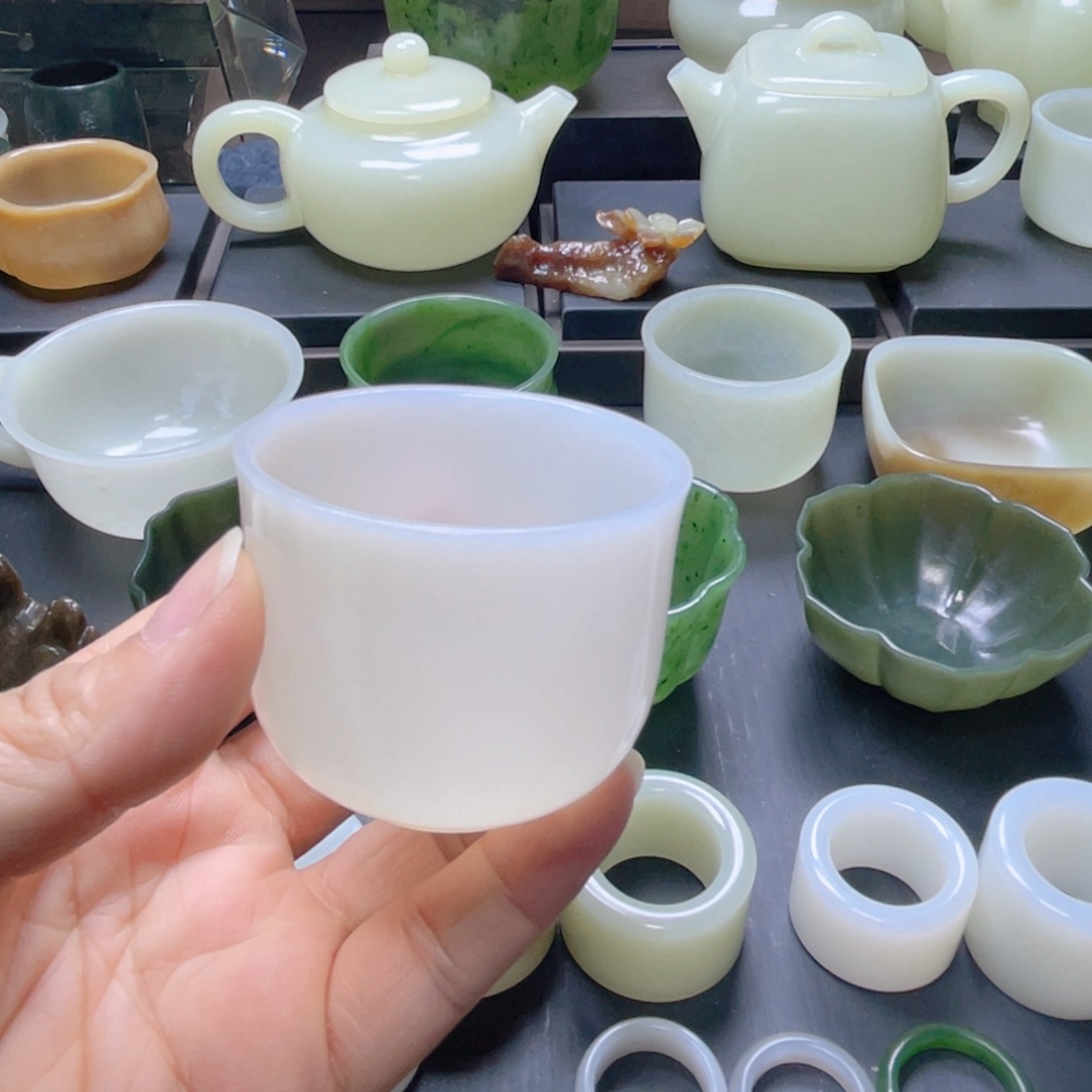 L***L和田玉未镶嵌挂件