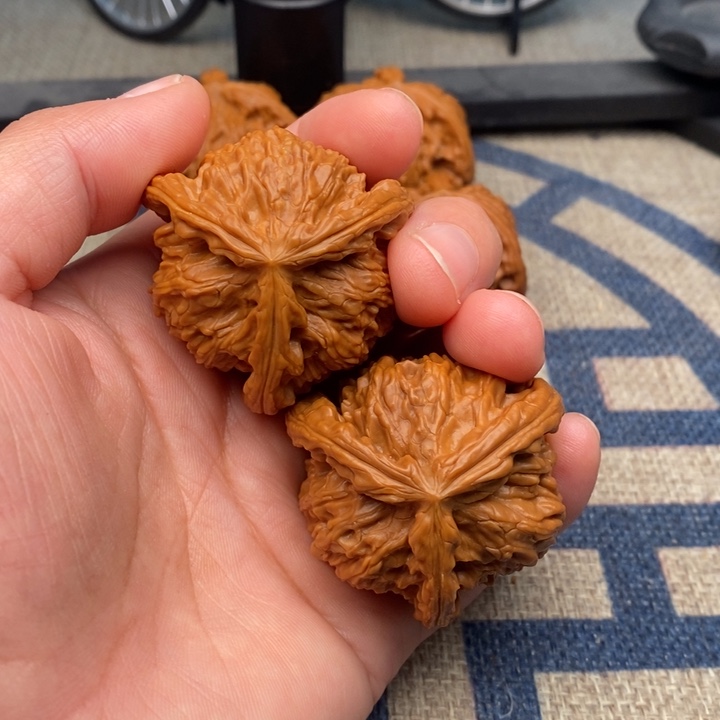 吊坠文玩核桃?****?三棱