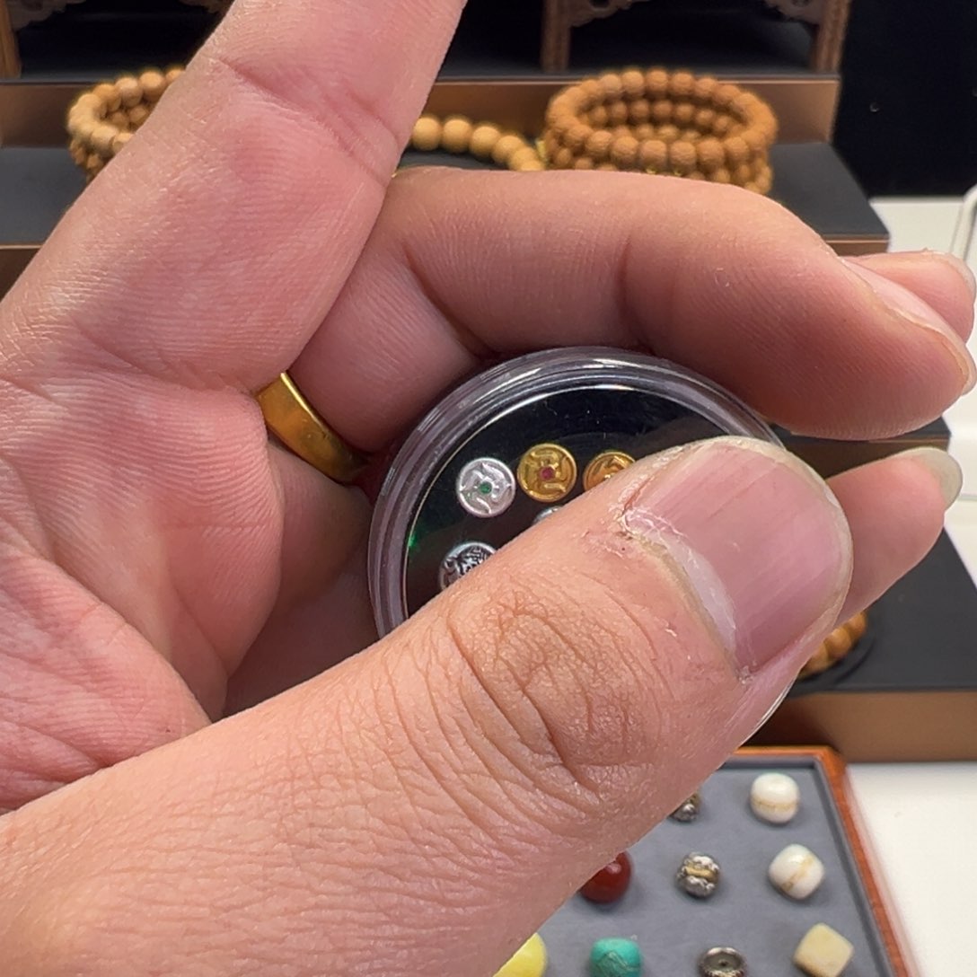 猴头核桃吊坠万字符金银双标