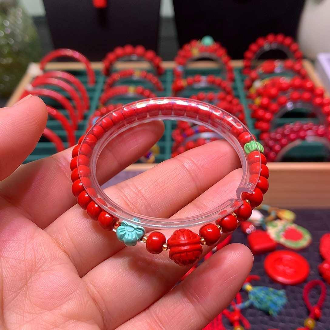 天然辰砂女款手串